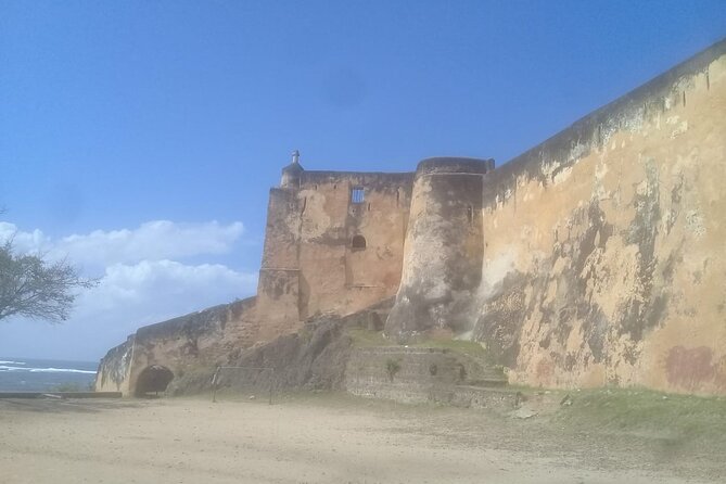 Walking Tour Through Old Town Mombasa and Fort Jesus - What the guide adds to the walk