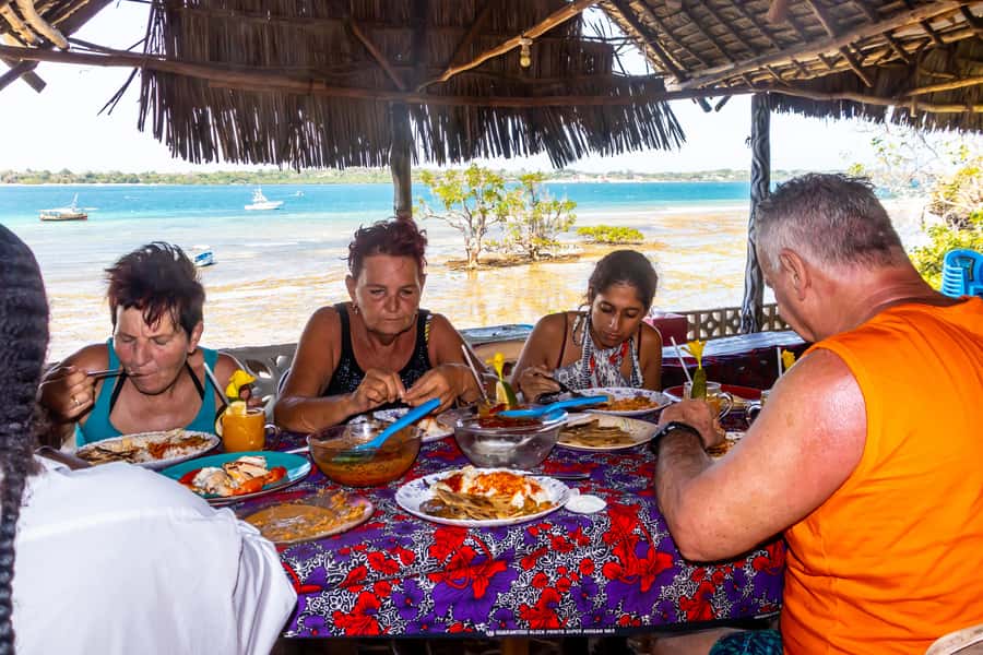 Wasini Island: Dolphin Spotting & Snorkel at Kisite Mpunguti - Snorkeling at Kisite Mpunguti Marine Park