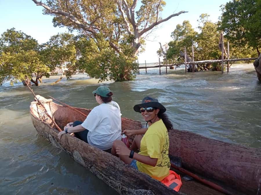 Watamu: Sunset Mangrove Canoe Tour with Coconut Drink - A quiet Watamu outing with a real local setting